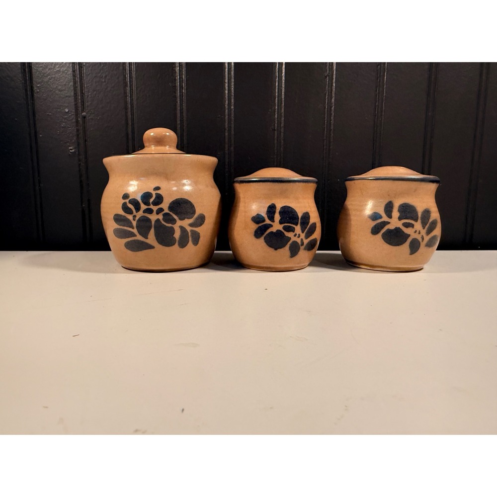 Pfaltzgraff folk art Sugar Bowl with Lid and Salt and Pepper Shakers Set USA 022